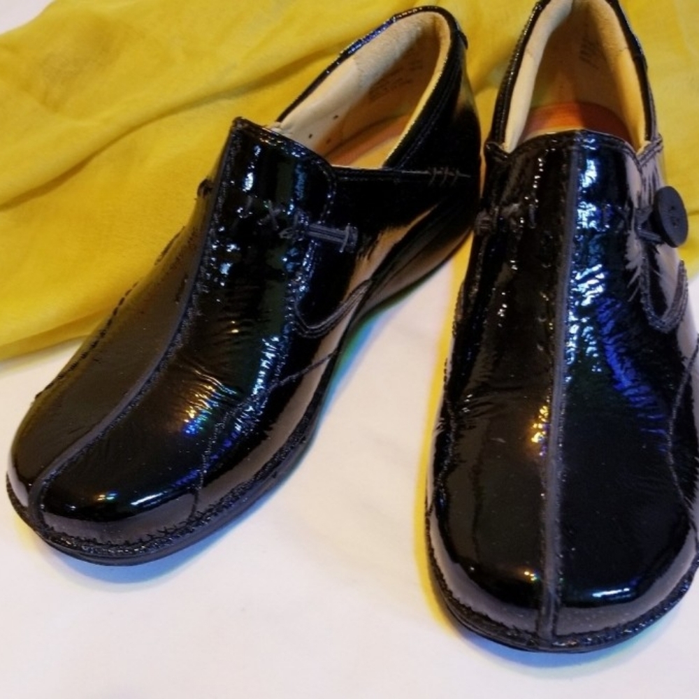 Clarks - Picture 6 of 6